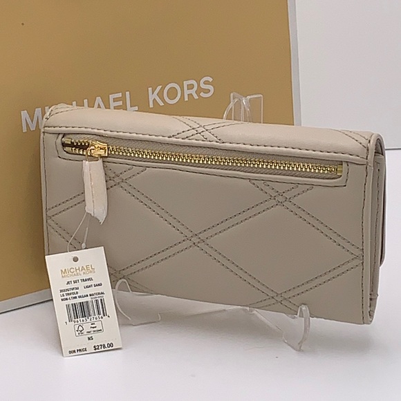 MICHAEL KORS JET SET TRAVEL LARGE TRIFOLD WALLET LIGHT SAND COLOR - Picture 3 of 16